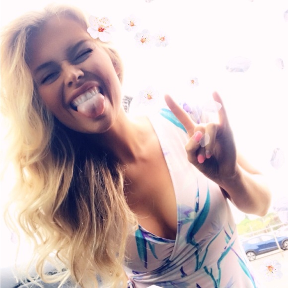 Meet your Posher, Danielle - Picture 6 of 13